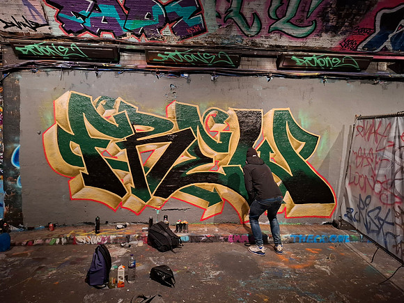 GRAFFITI 1